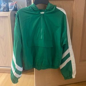 Cropped windbreaker